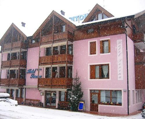 Hotel Serena Dimaro Buitenkant foto