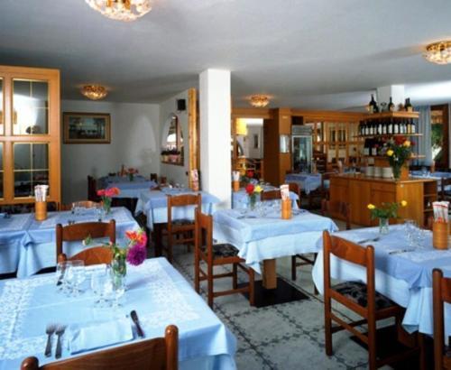 Hotel Serena Dimaro Buitenkant foto