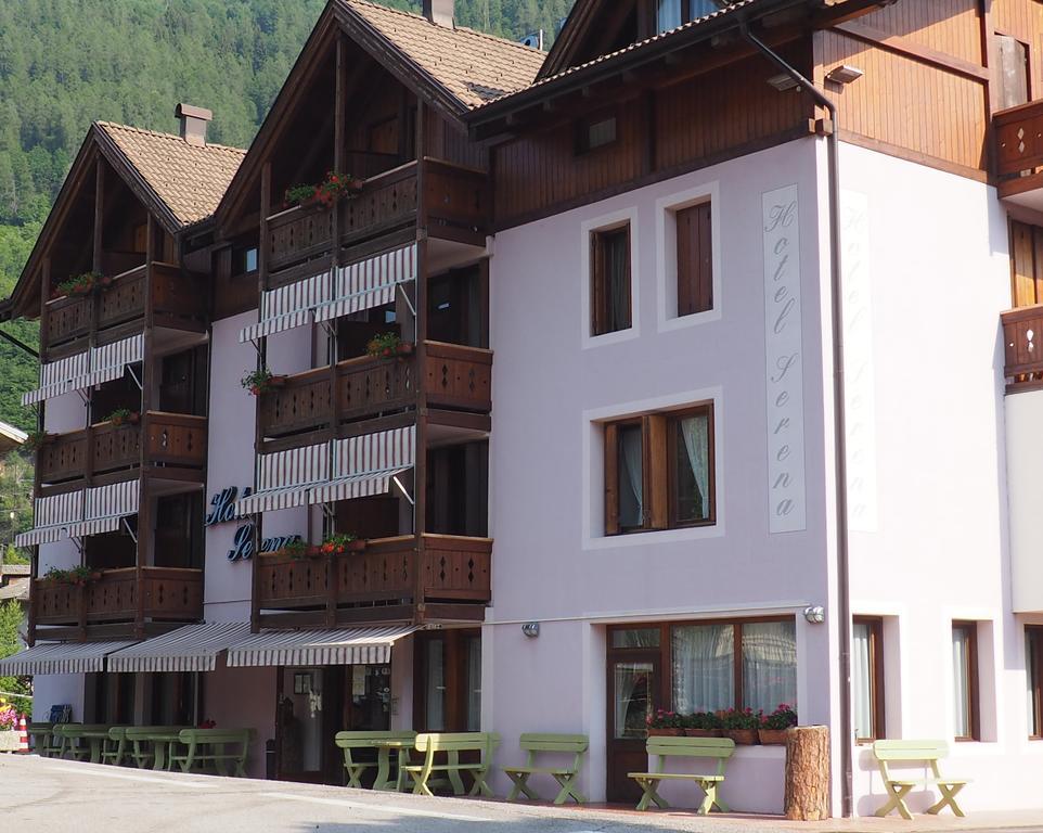 Hotel Serena Dimaro Buitenkant foto