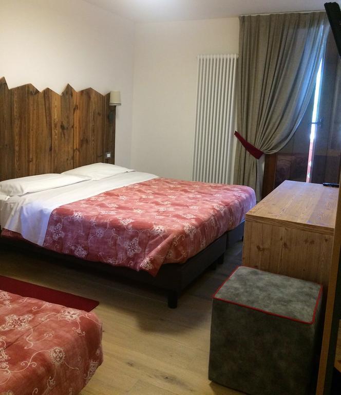 Hotel Serena Dimaro Buitenkant foto